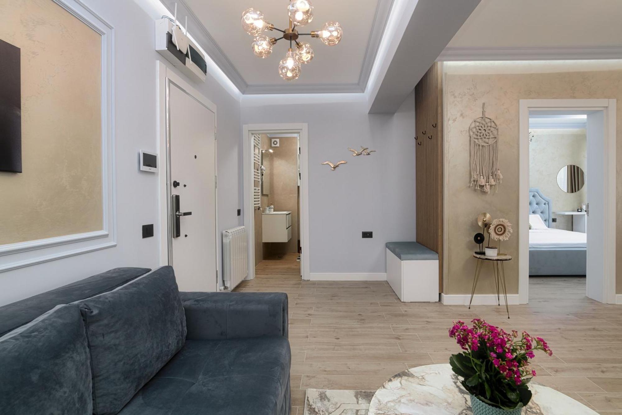 Golden Infinity Apartment นาโวดาริ ภายนอก รูปภาพ