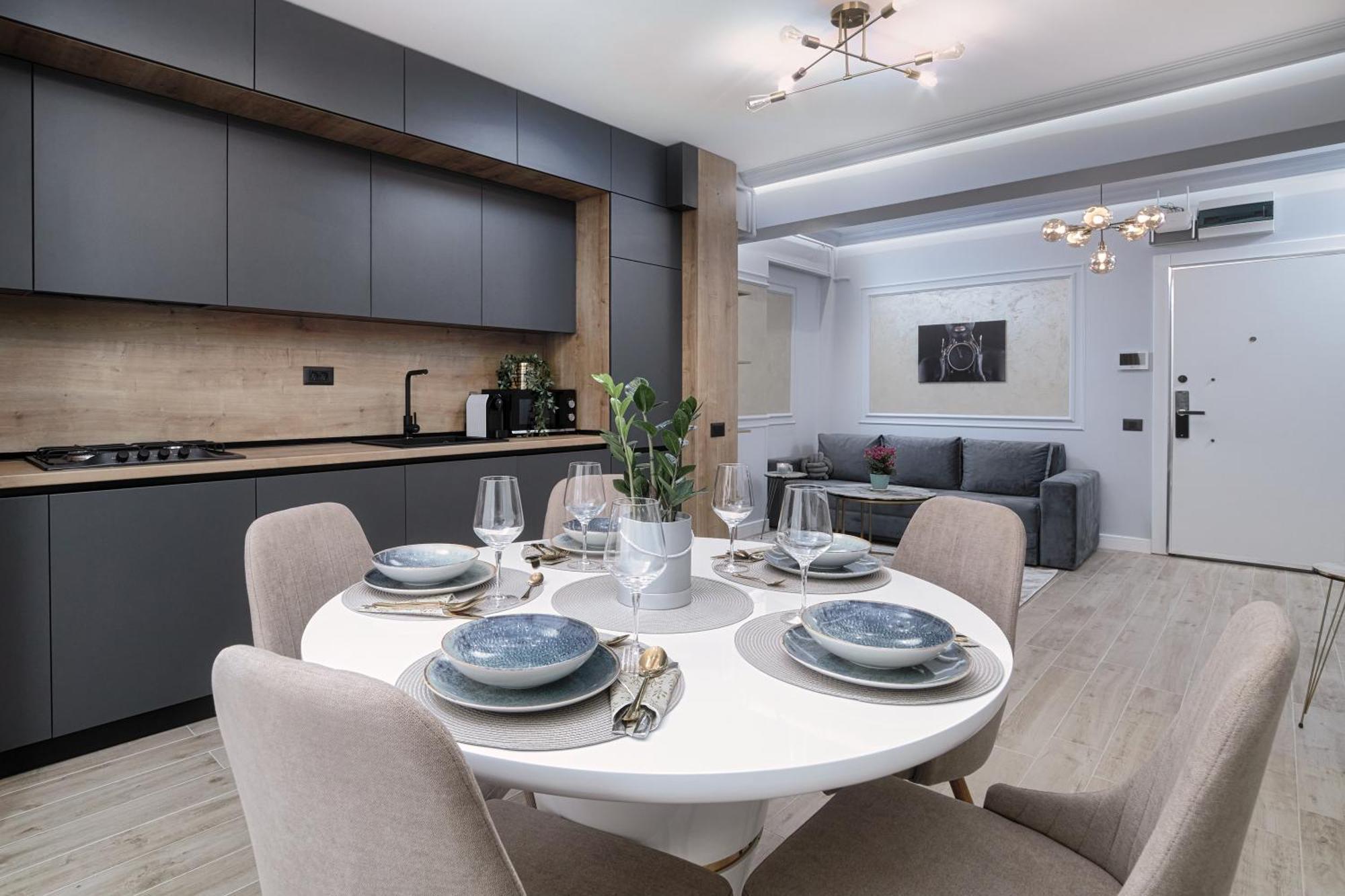 Golden Infinity Apartment นาโวดาริ ภายนอก รูปภาพ