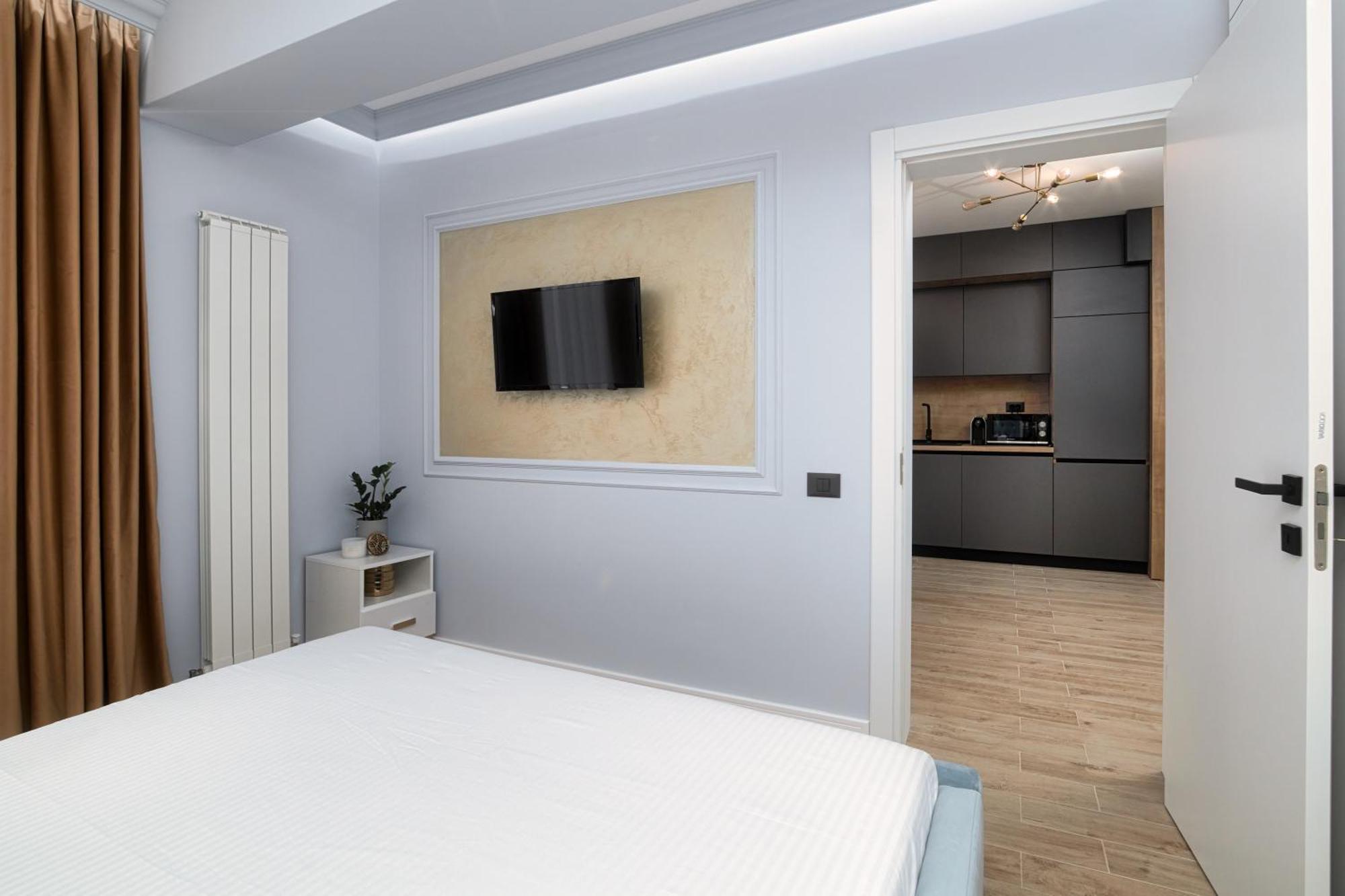 Golden Infinity Apartment นาโวดาริ ภายนอก รูปภาพ