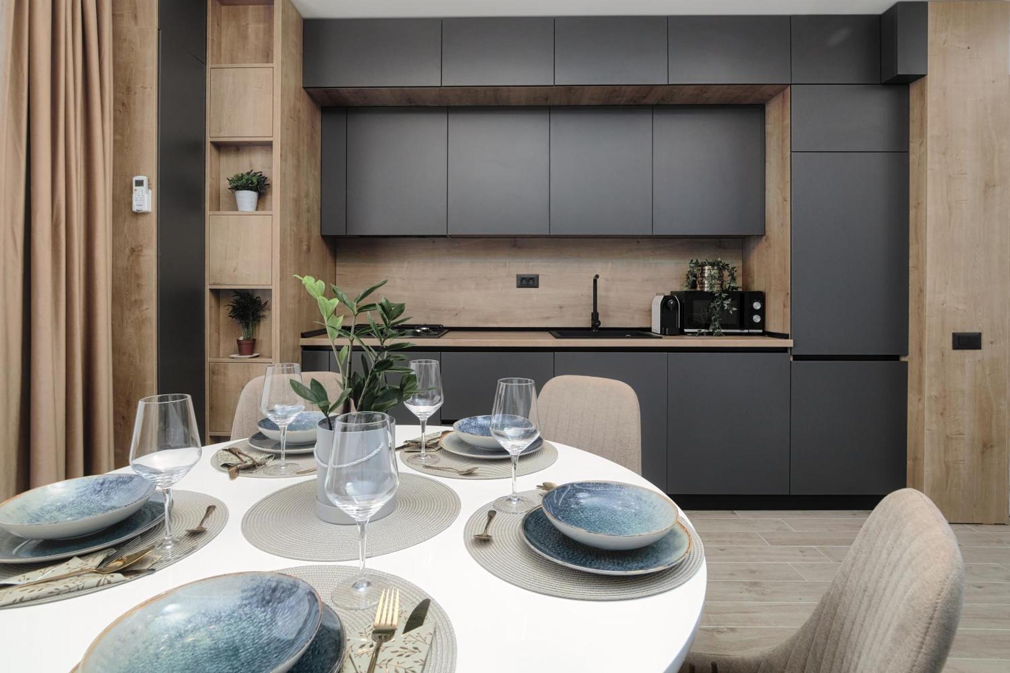 Golden Infinity Apartment นาโวดาริ ภายนอก รูปภาพ