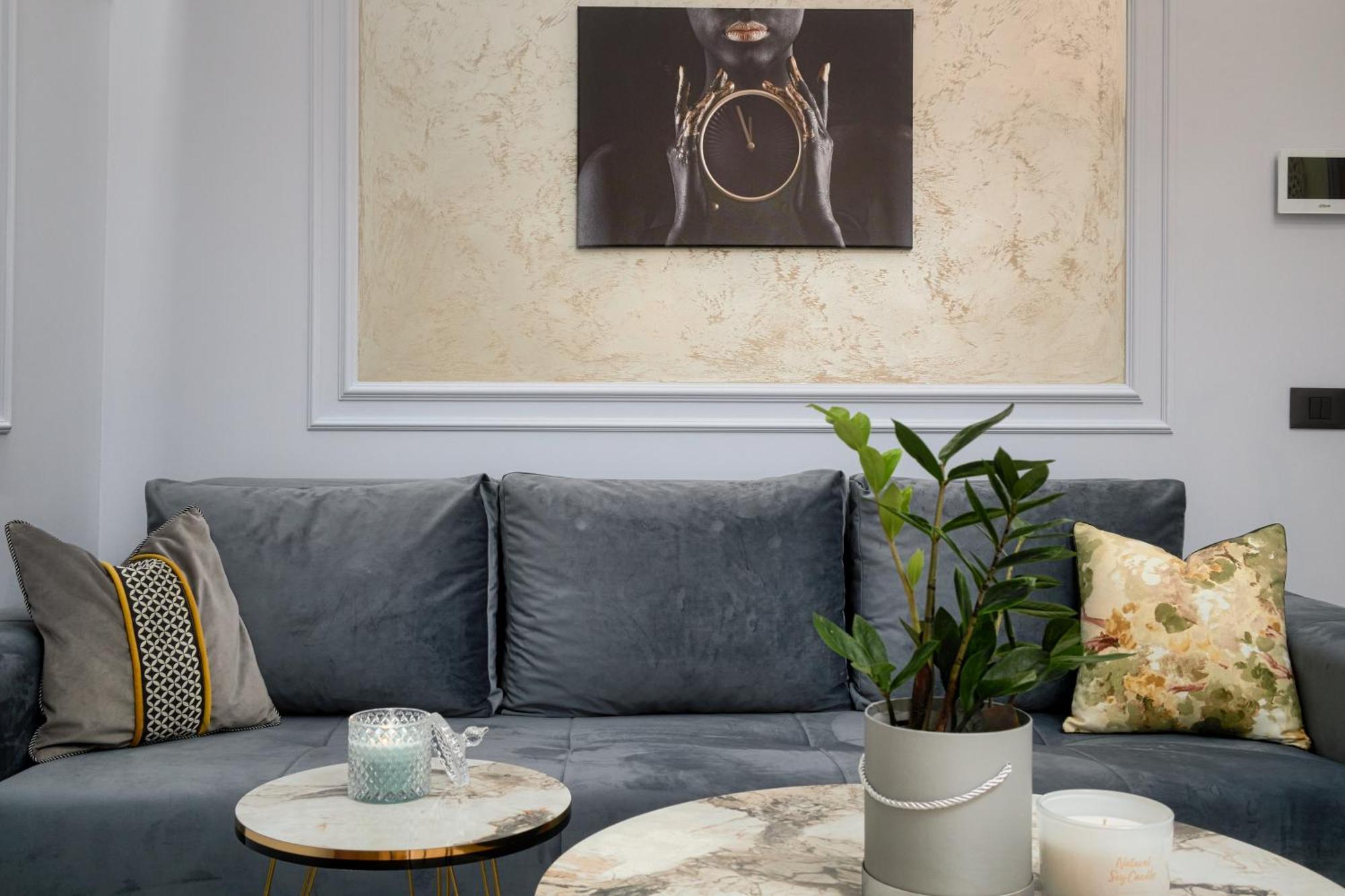 Golden Infinity Apartment นาโวดาริ ภายนอก รูปภาพ