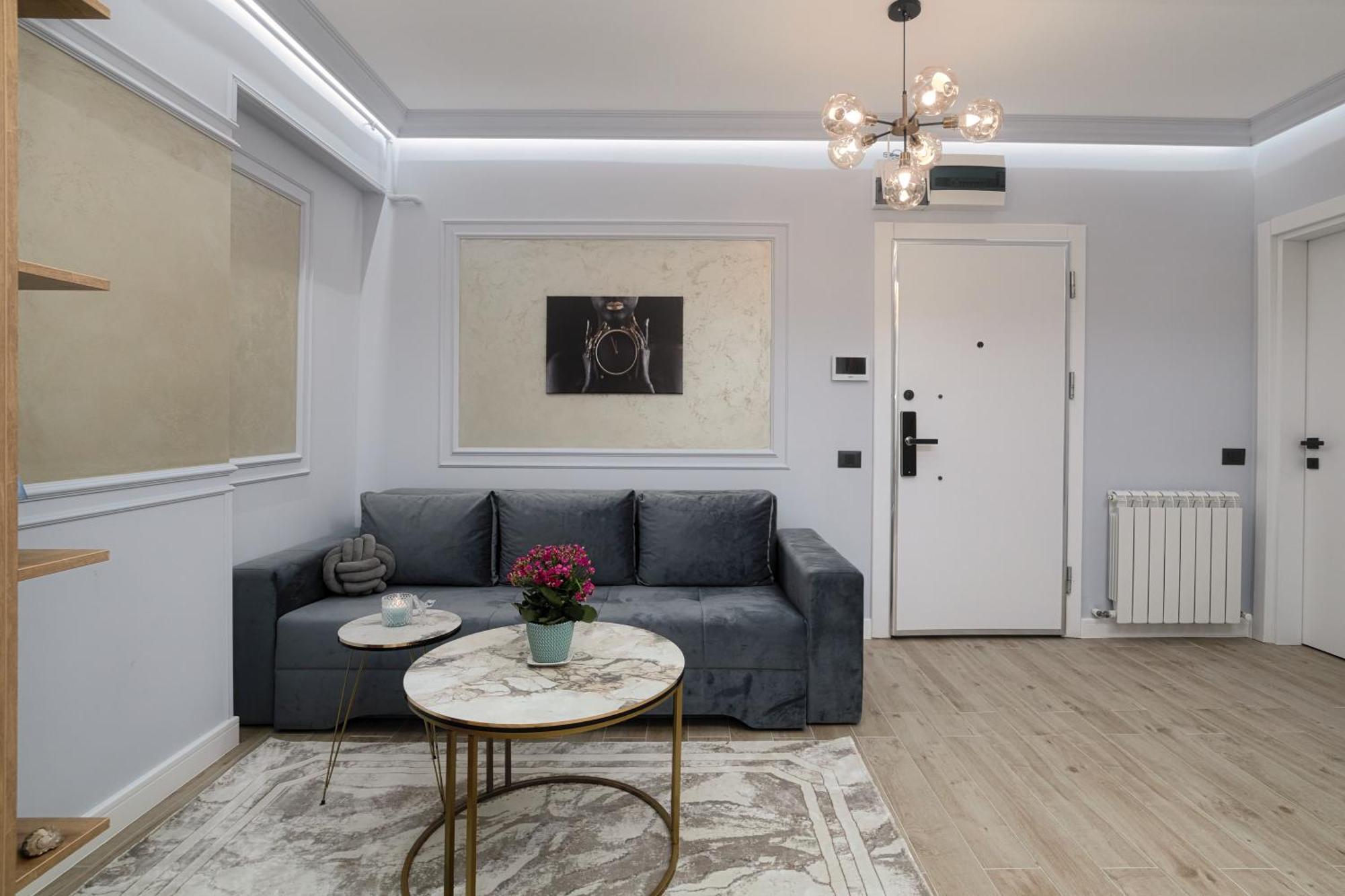 Golden Infinity Apartment นาโวดาริ ภายนอก รูปภาพ